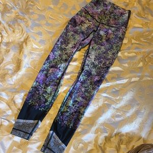 Lululemon wunder under tights sz 4